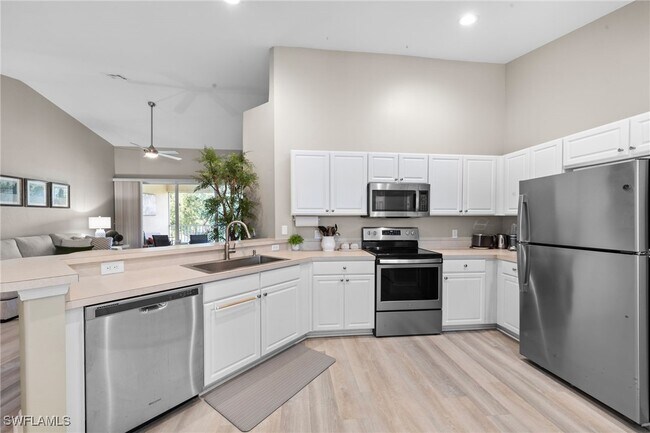 Building Photo - 10135 Colonial Country Club Blvd