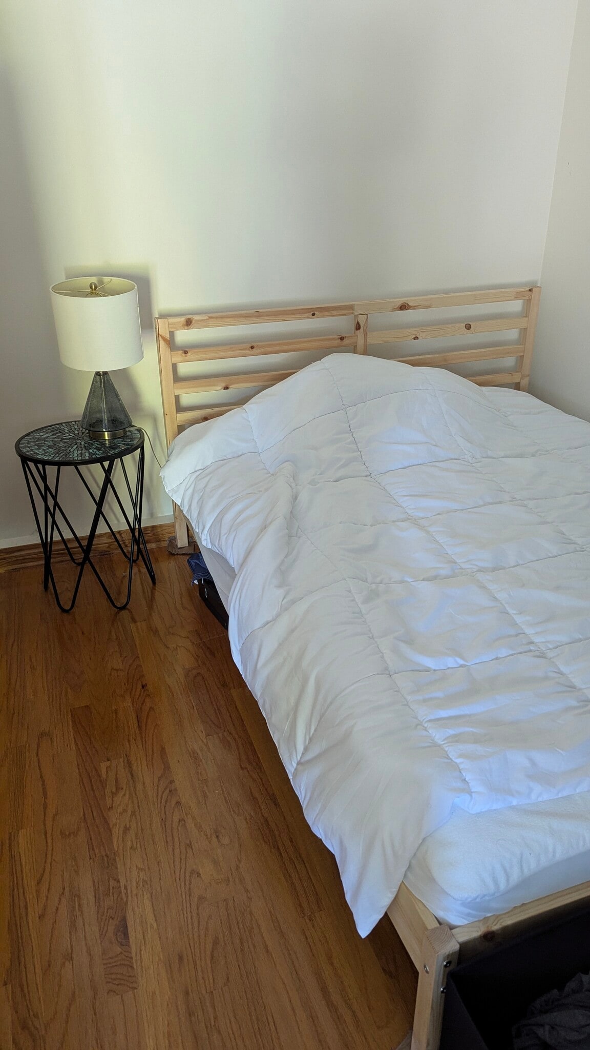 Full size bed - 2565 Fairfield Pl
