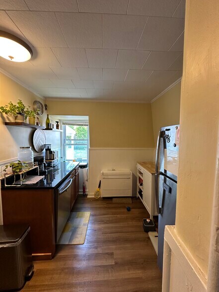 Building Photo - 282 Summer St