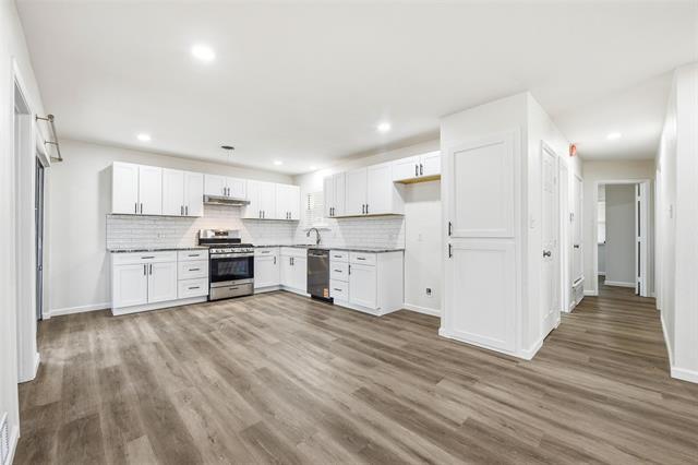 Building Photo - 700 W Cedar St