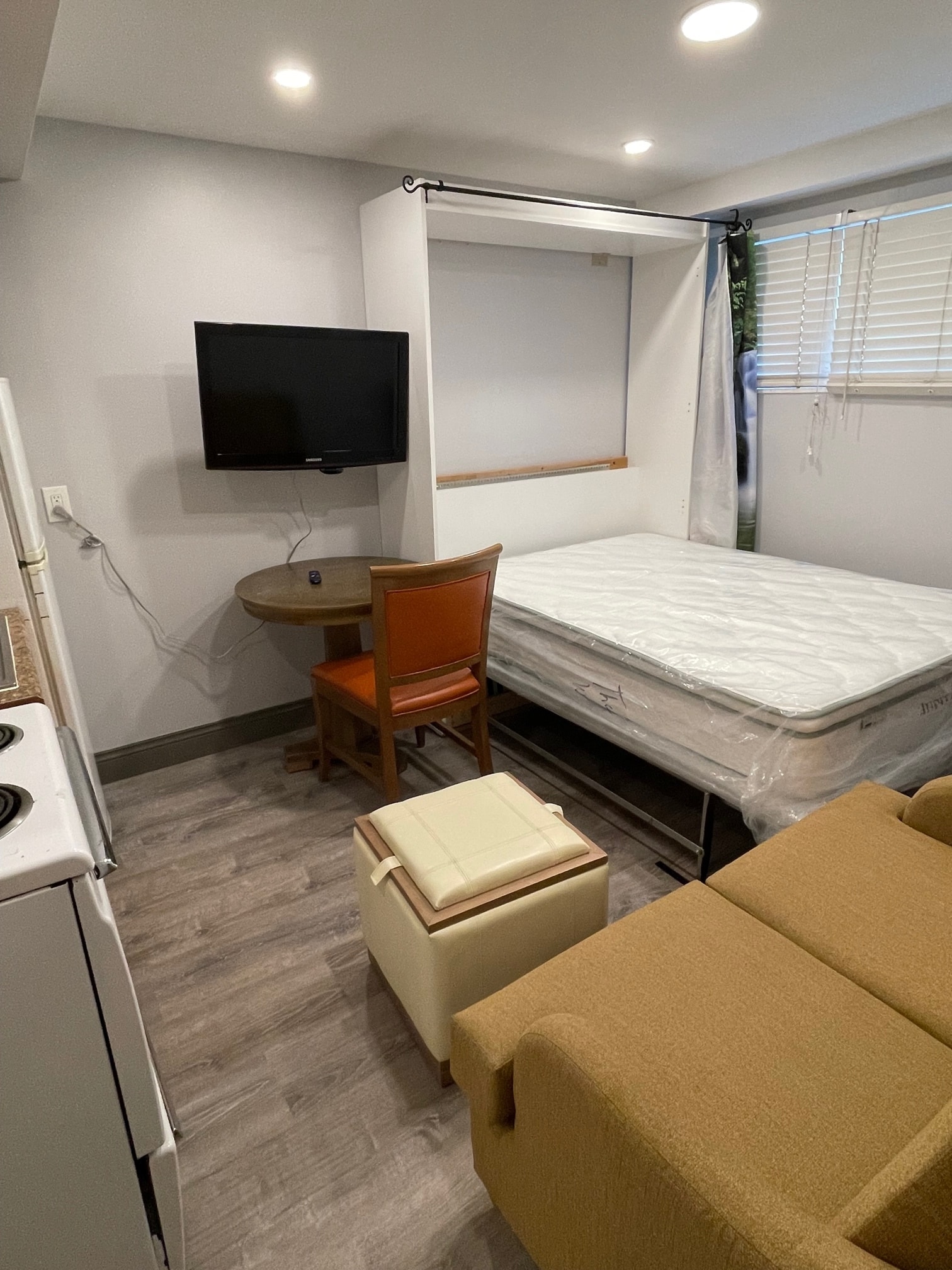 Building Photo - 351 S Elizabeth St