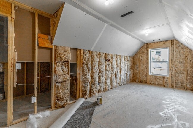 Building Photo - 5012 Oop Rd