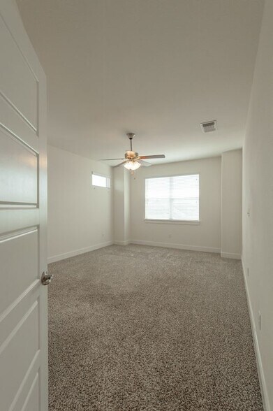 Building Photo - 7113 Sienna Rouge Path