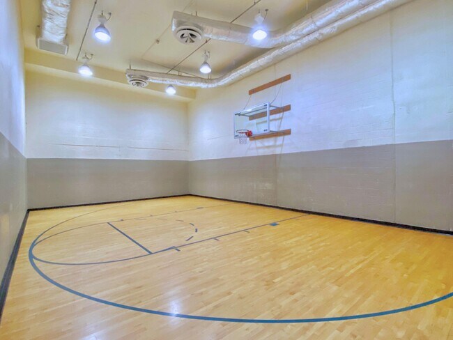 Building Photo - 511 SE 5 Ave