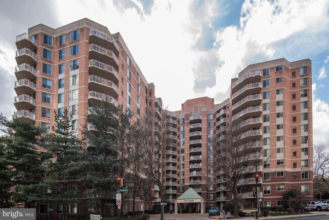 Building Photo - 7500 Woodmont Ave