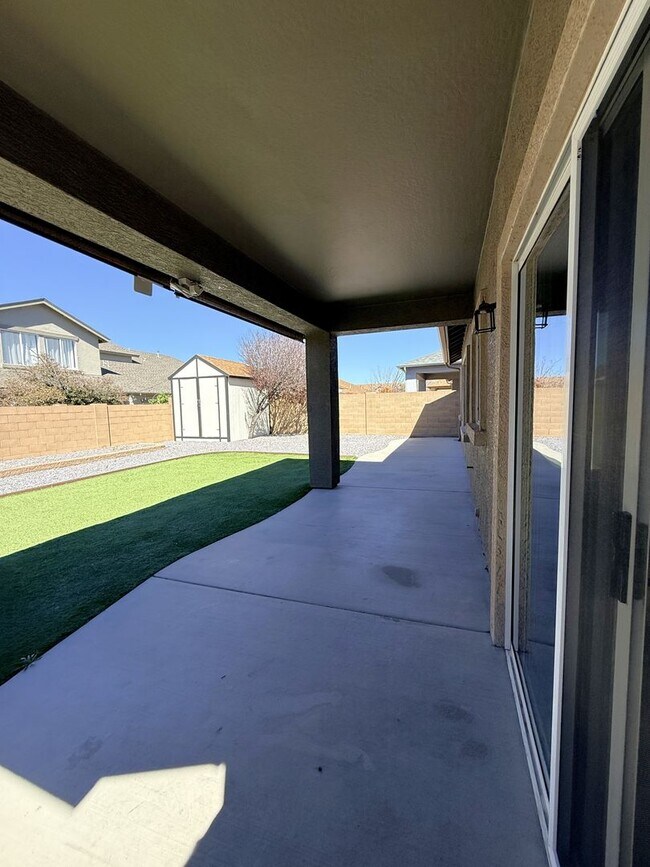 Building Photo - Adorable 3 Bedroom - 2 Bath - 2 Car Garage in Quailwood