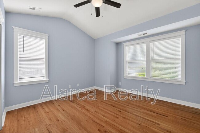 Building Photo - 330 Davidson Gateway Dr