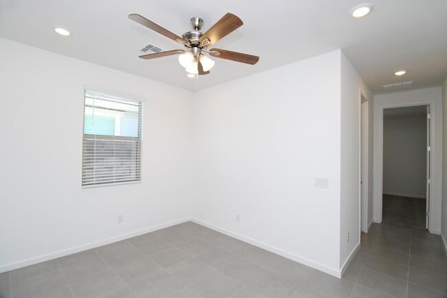 Building Photo - 16067 W El Cortez Pl