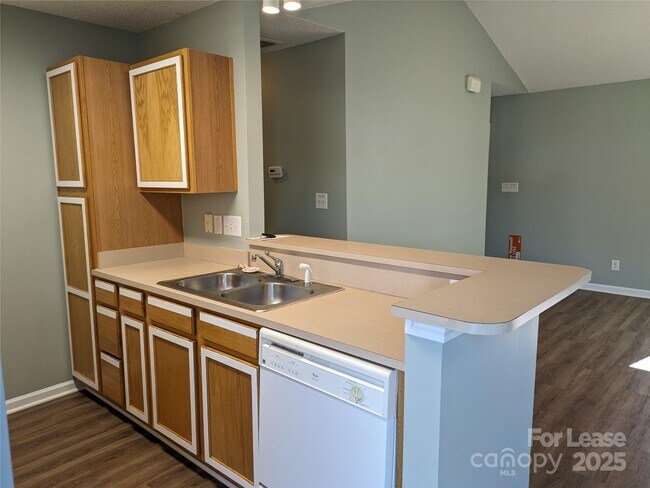 Building Photo - 111 Sterling Terrace Dr
