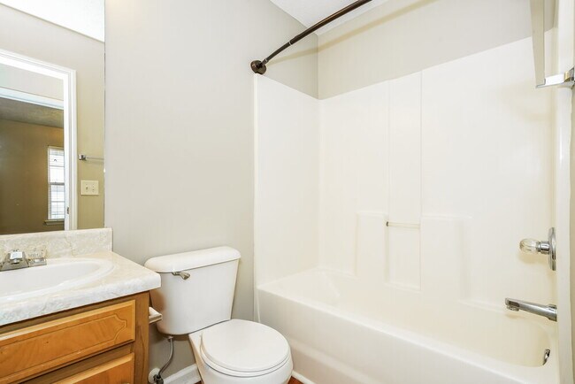 Building Photo - 202 Zenith Ct