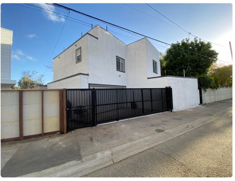 Building Photo - 10947 Exposition Blvd