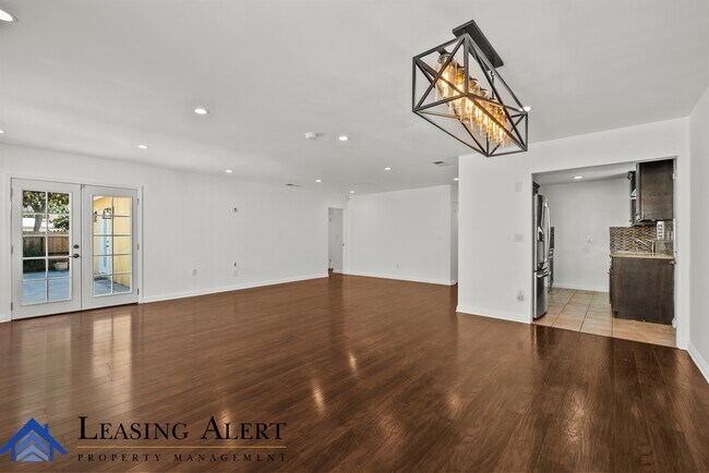 Building Photo - 7800 Lindley Ave