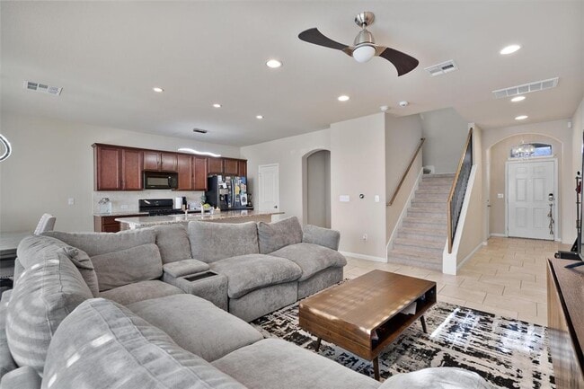 Building Photo - 417 Epiphany Ln