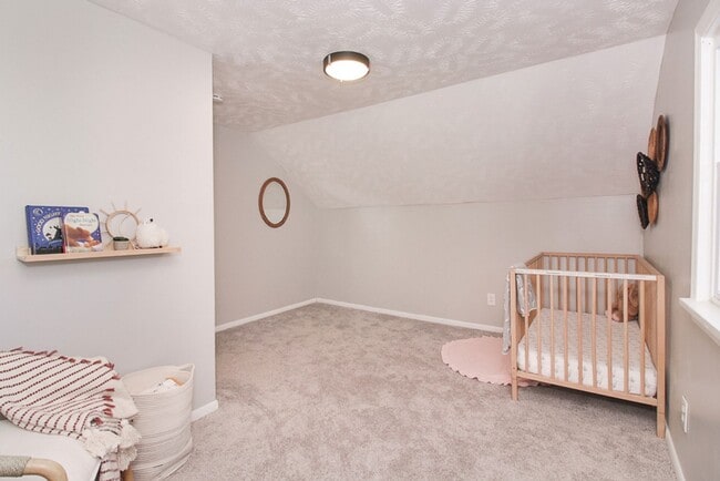 Building Photo - 3 bedroom 3 bathroom Single Family Home