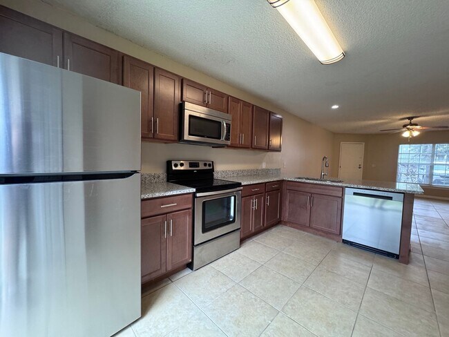 Building Photo - 2/2 first floor unit Lancelot of Winter Park