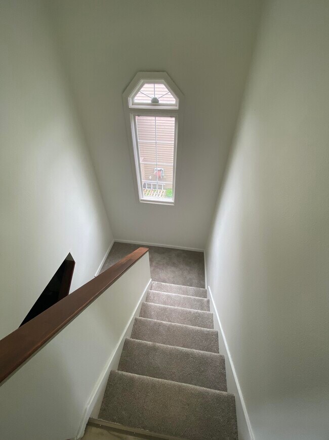 Building Photo - 5422 Larkspur Cir