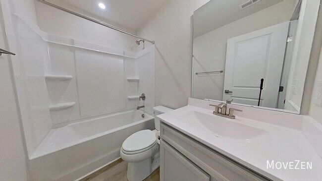 Building Photo - 208 Lograto Ln