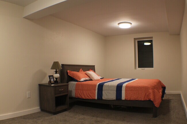 Building Photo - 6482 Zephyr St