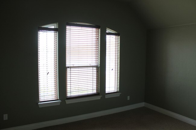 Building Photo - 10217 SW 28th Cir