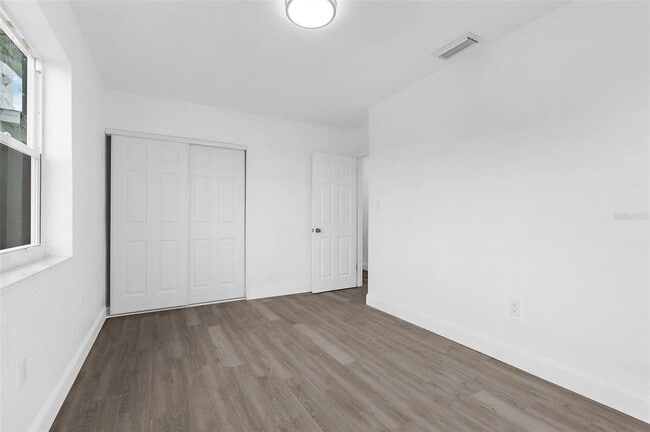 Building Photo - 21530 Glendale Ave