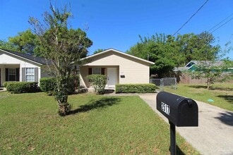 Building Photo - 2517 N 7th Ave