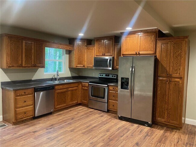 Building Photo - 116 River Flow Dr