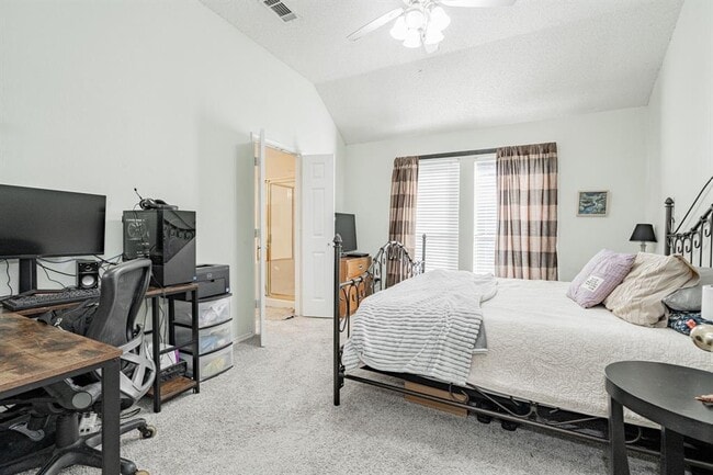 Master/Bed 4 - 305 Westwood Dr