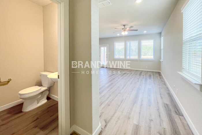 Building Photo - 10402 Ida Gdn Wy