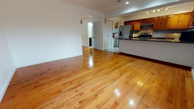 Building Photo - 602 Sanderling Ct
