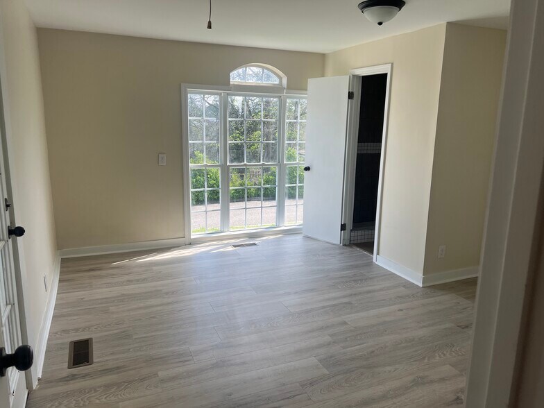 Building Photo - 126 Brookside Dr