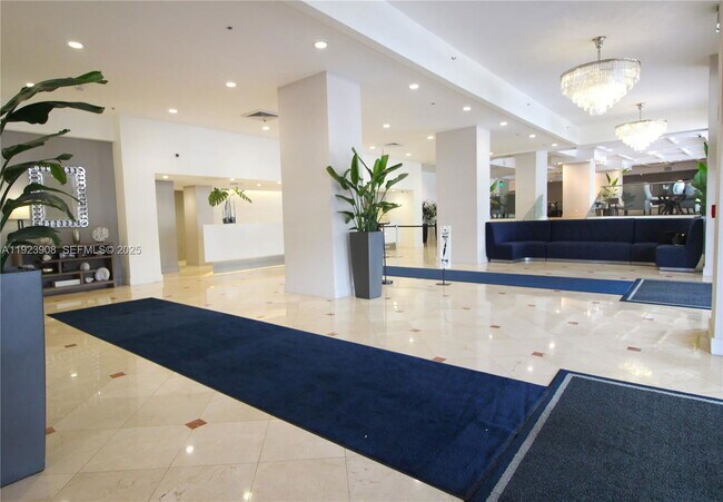 Building Photo - 100 Lincoln Rd