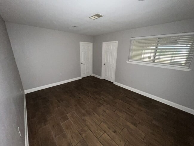 Building Photo - Spacious 4-bedroom 2.5-bathroom Home with Modern Upgrades