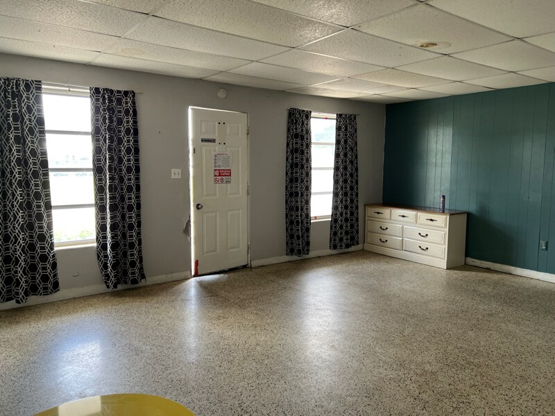 Building Photo - 6480 Miami Dr
