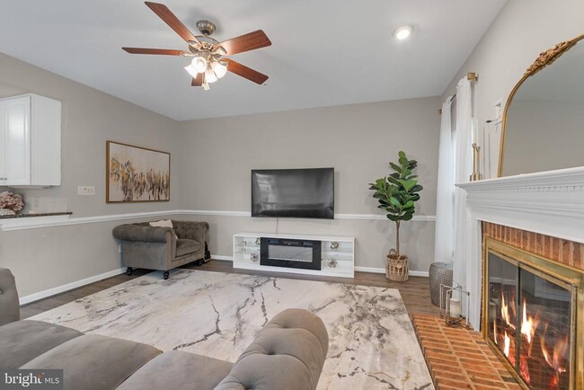 Building Photo - 18001 Barleycorn Way