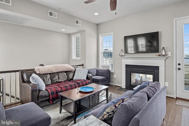 Building Photo - 1310 Jackson St