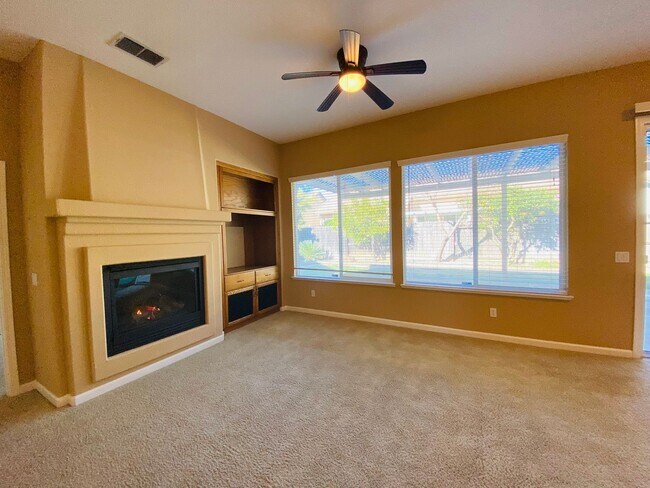 Building Photo - 9565 Stone Springs Dr