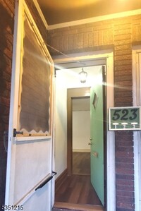 Building Photo - 523 Norwood St