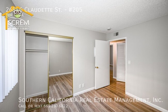 Building Photo - Updated Three Bedroom Condo in Santa Clarita