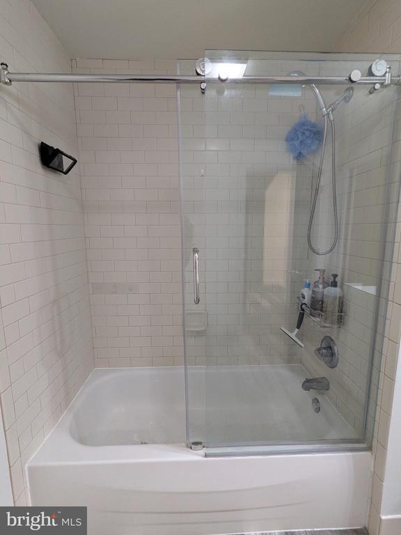 Building Photo - 511 N Broad St