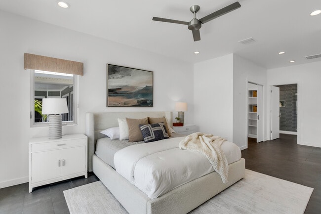 Building Photo - 905 Bay Point Dr