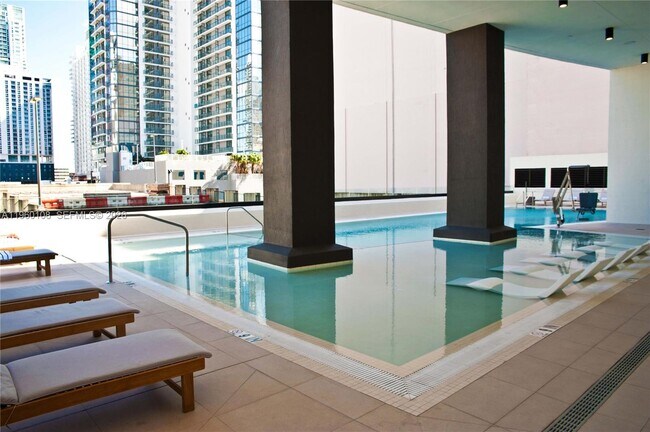 Building Photo - 225 N Miami Ave