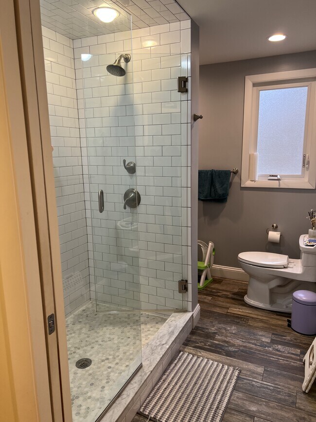 Building Photo - 27 Burlington Rd