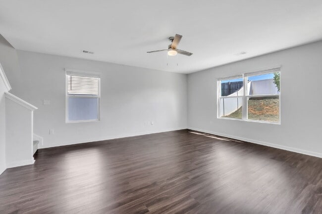 Building Photo - Modern 4-Bedroom Home in Butler Knoll in I...