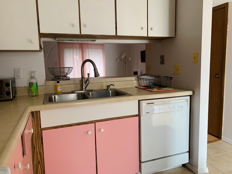 Building Photo - 2473 S Brittany Ln