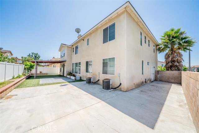 Building Photo - 7422 Cobble Creek Dr