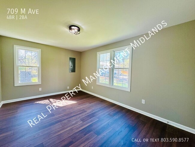 Building Photo - 709 M Ave