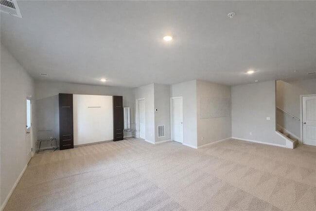 Building Photo - 766 Woodstock Grove Dr