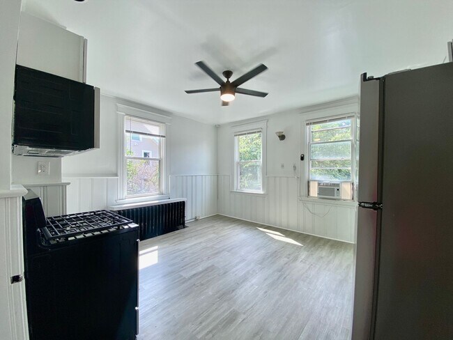 Building Photo - 2314 Victor St