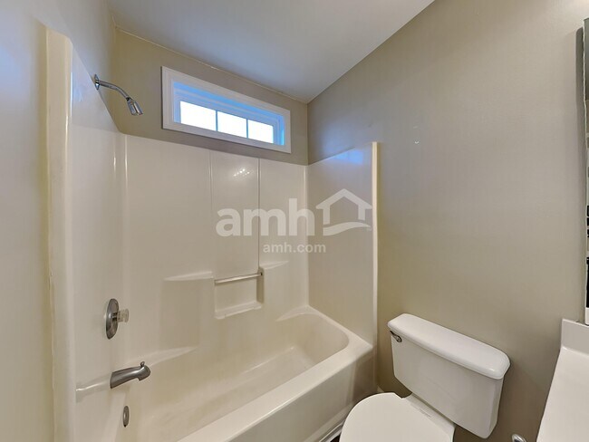 Building Photo - 200 Crossview Dr