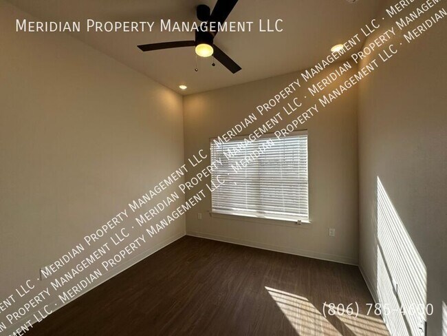 Building Photo - 5912 Erskine St